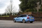 Volvo V60 D4 R-Design 2018 года (UK)